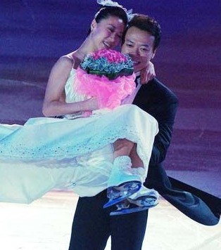 明星另類(lèi)求婚：謝霆鋒荒島逼婚 彭坦騎白馬感動(dòng)春曉