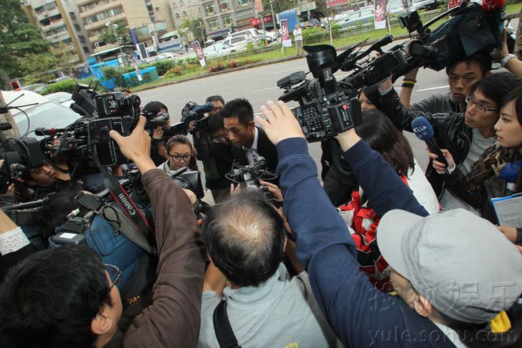 大S小S父親病逝追悼會(huì)舉行 汪小菲許雅鈞到場(chǎng)悼念