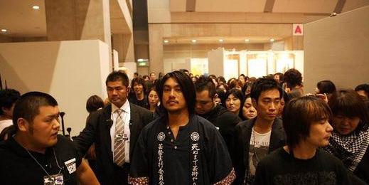 長得丑卻總演超級帥哥的男明星