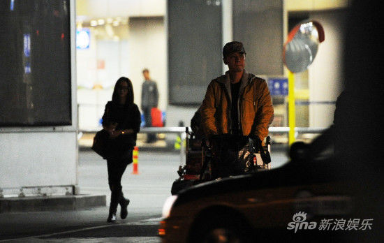 任重姚笛避緋聞 機(jī)場(chǎng)分分合合難默契