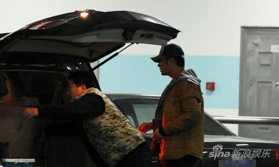 任重姚笛避緋聞 機(jī)場(chǎng)分分合合難默契