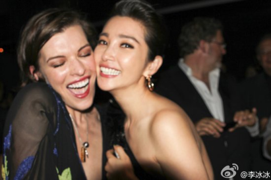 2012年當(dāng)紅明星微博賣(mài)萌囧照