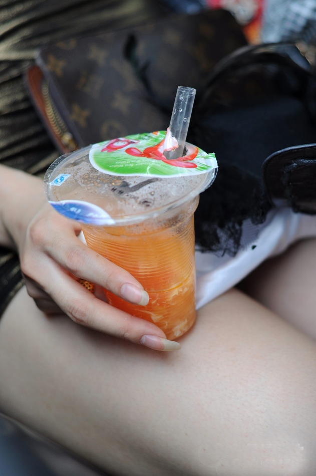 女學(xué)生用身體賺錢的辛酸與無奈