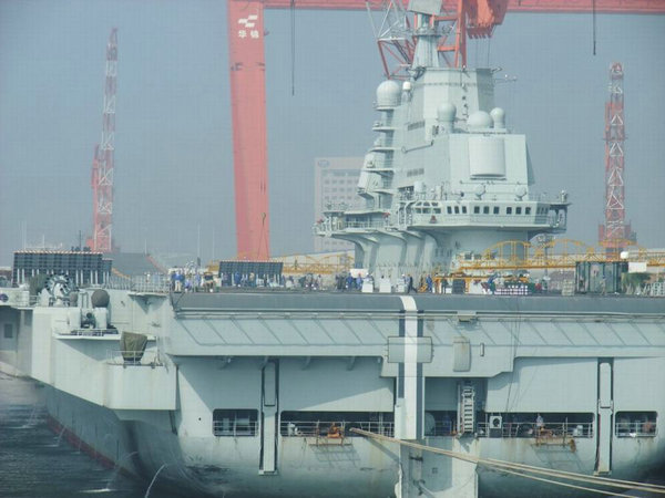 資料圖：中國航母遼寧艦上的擋焰板。