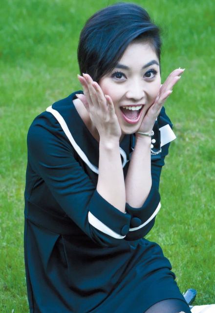 情迷中國足球的主播們 清純性感