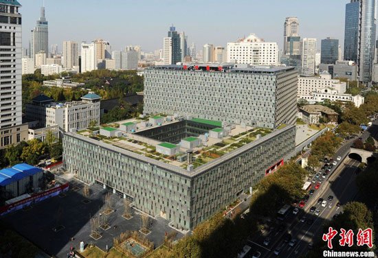 南京鼓樓醫(yī)院新樓帶停機(jī)坪 網(wǎng)友稱不如降藥費(fèi)