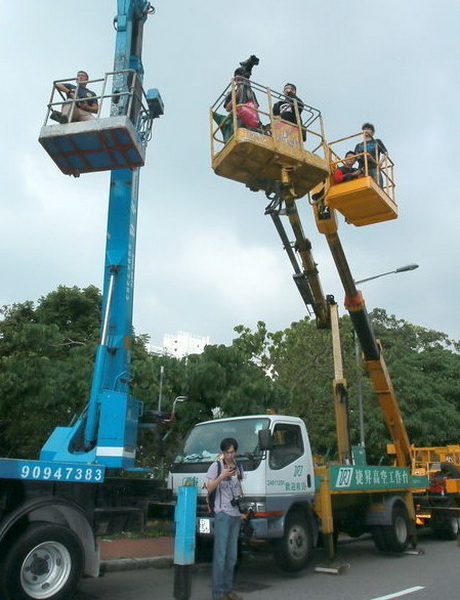 郭晶晶、霍啟剛注冊(cè)結(jié)婚 郭晶晶父母現(xiàn)身吳敏霞領(lǐng)銜伴娘團(tuán)