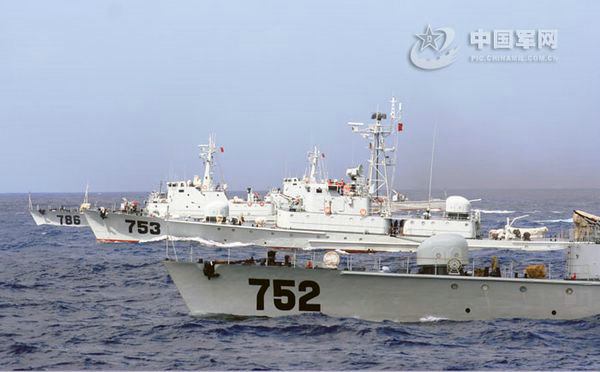 資料圖：南海艦隊(duì)導(dǎo)彈護(hù)衛(wèi)艦部隊(duì)聯(lián)訓(xùn)。