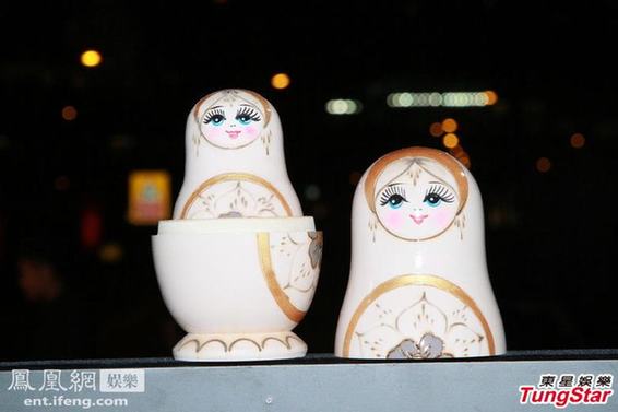 香港富豪孫女曹穎惠出嫁 萬(wàn)寶寶名媛范兒捧場(chǎng)