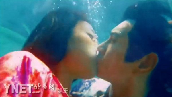 盤點(diǎn)2012熒幕之吻 穎兒全裸了