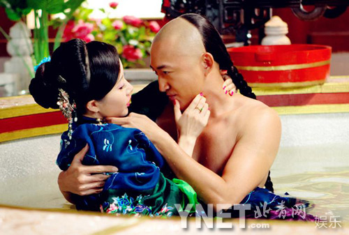 盤點(diǎn)2012熒幕之吻 穎兒全裸了