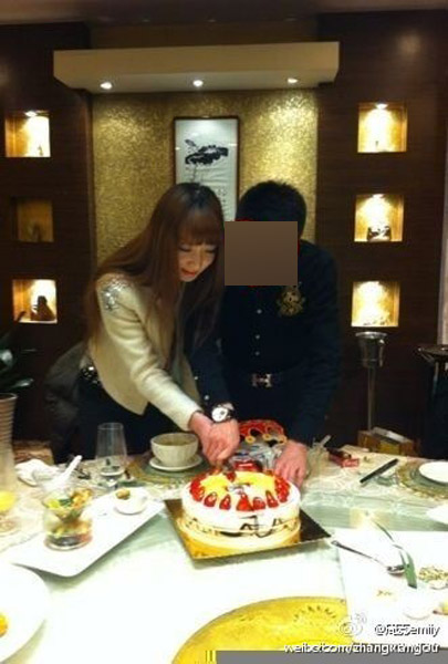 中國“干爹文化”尷尬了誰？