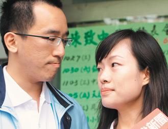 官員再曝不雅照 貪官色官真多啊