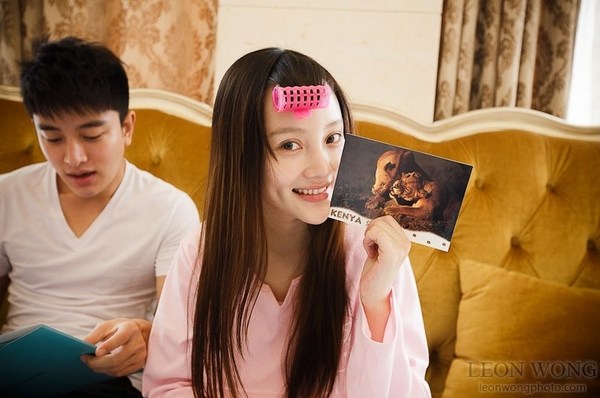 李小璐一家三口合影 女兒露真容