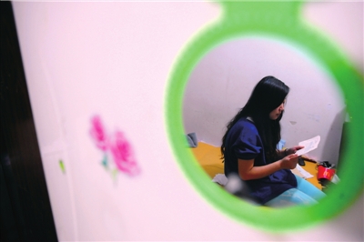 受害者竇女士現(xiàn)在最關(guān)心的就是自己身體是否有恙。本報記者徐曉帆攝