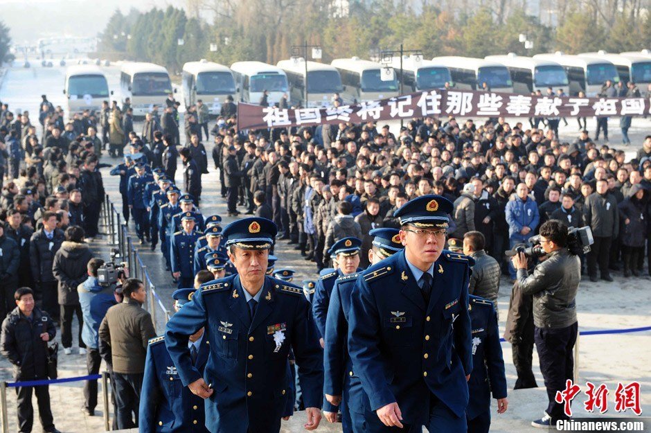 殲15總負(fù)責(zé)人羅陽(yáng)遺體告別儀式舉行