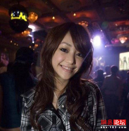 KTV里盡是齷齪男女 瘋玩無底線