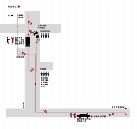 11月29日，香樟路京港澳高速公路橋下，被劫持的小車在逃跑過程中與貨車追 尾，起火后燒得只剩下鐵架。圖/記者陳勇