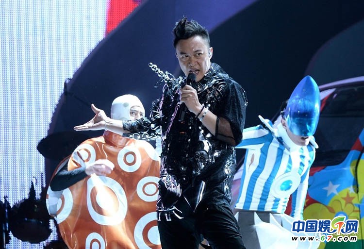 陳奕迅個(gè)唱現(xiàn)場賣萌耍寶