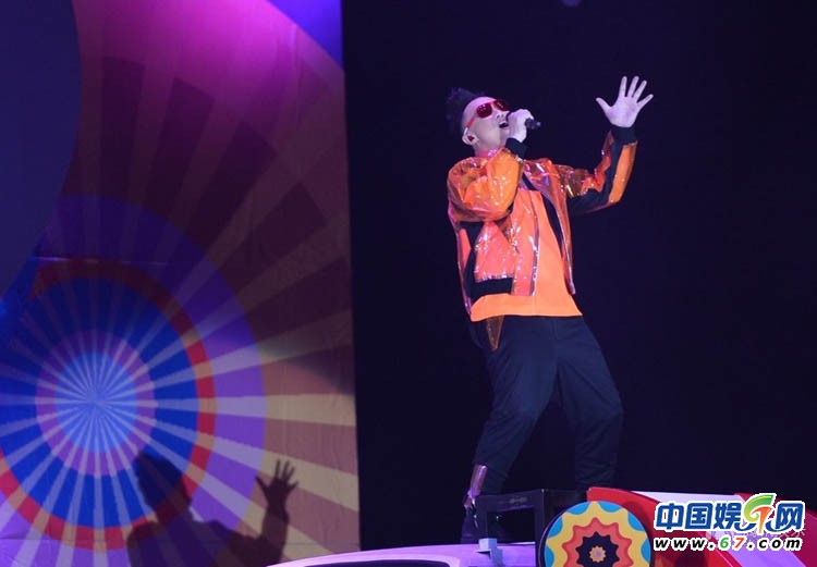 陳奕迅?jìng)€(gè)唱現(xiàn)場(chǎng)賣萌耍寶