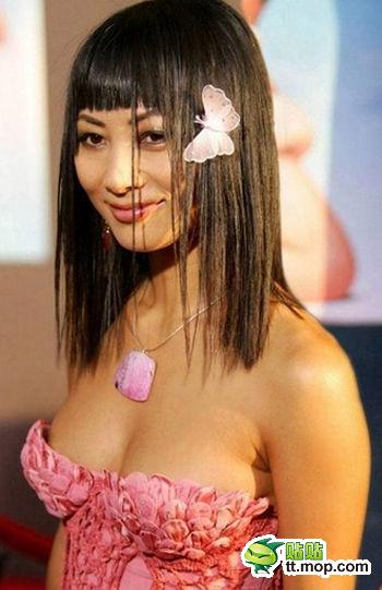 又是一個跟干露露叫板的艷星！