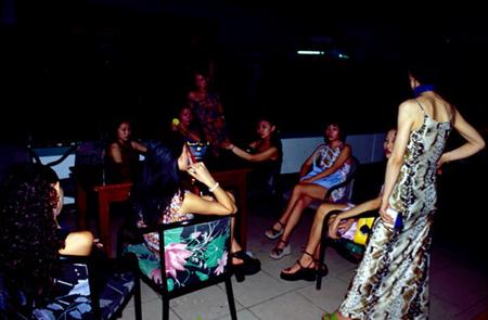 陪酒陪睡 各種身體交易太齷齪！