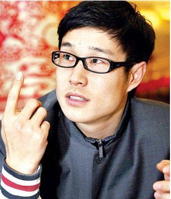 明星被打內(nèi)幕：曝吳亞馨曾戀何潤(rùn)東 借戲狠狠掌摑大S