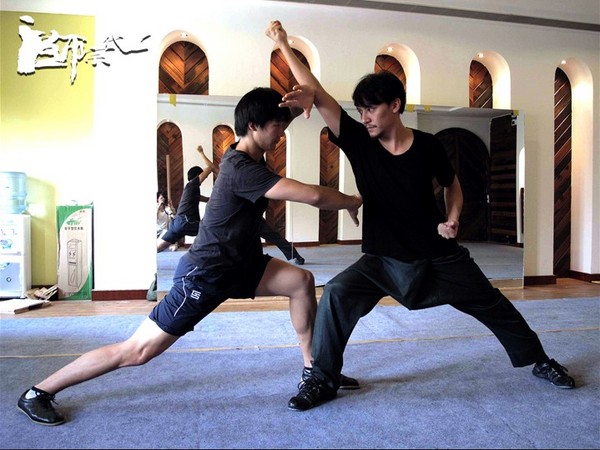 梁朝偉、章子怡、張震“拜師學(xué)藝”苦練功 《一代宗師》四大拳派戰(zhàn)江湖
