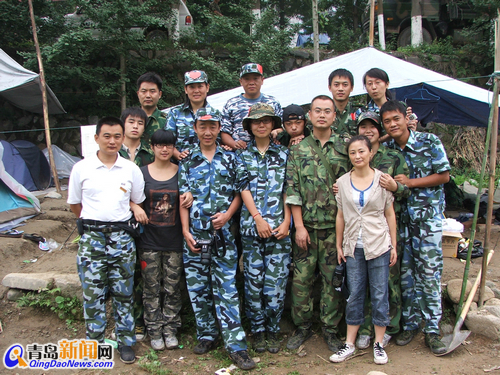 青島小哥救災(zāi)落病根 沒(méi)錢治命懸一線