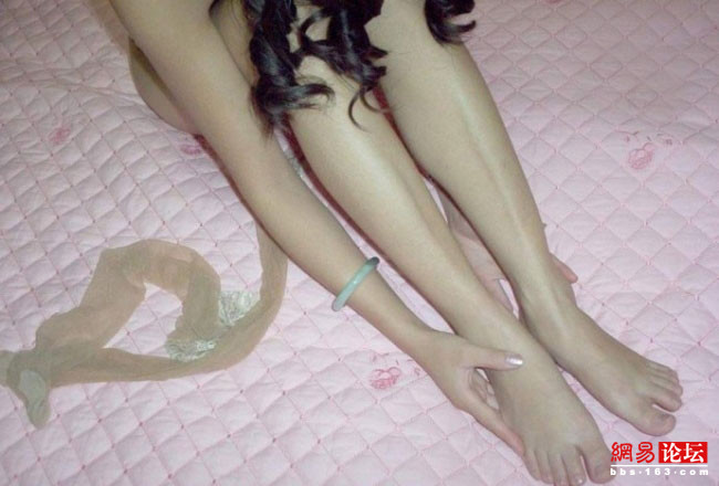 暗訪女大學(xué)生絲襪會(huì)所 坑人不淺