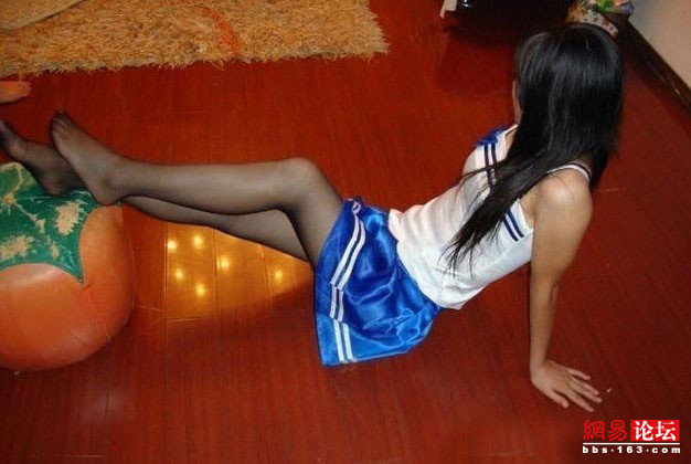 暗訪女大學(xué)生絲襪會(huì)所 坑人不淺