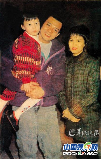 黃日華結婚24周年曬婚紗照 女兒黃芷晴童年照曝光