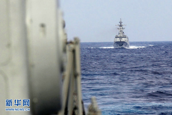 資料圖：11月中國(guó)艦艇編隊(duì)過(guò)宮古海峽。