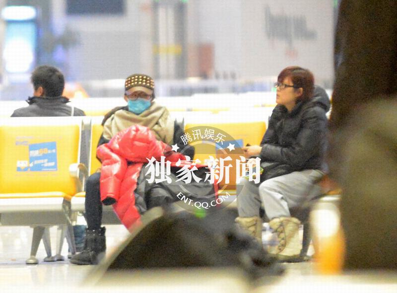 楊冪探班劉愷威熊抱秀恩愛