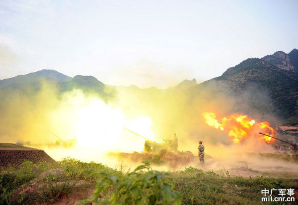 資料圖：成都軍區(qū)某高炮團實施復雜電磁對抗演練。