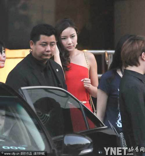 圖揭三線女星的隱秘豪門(mén)生活 娛樂(lè)圈就是大跳板