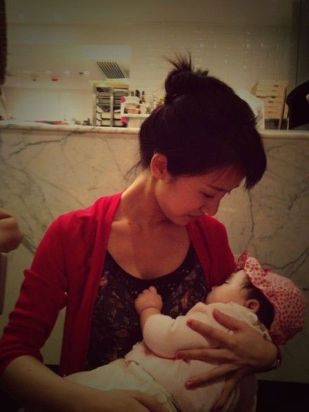 圖揭三線女星的隱秘豪門(mén)生活 娛樂(lè)圈就是大跳板