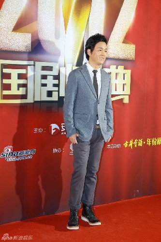 國劇盛典紅毯秀：劉詩詩端莊 楊冪上圍豐滿 袁莉緊挽老公