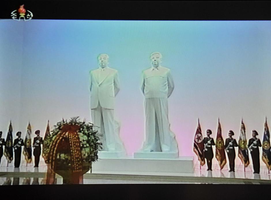 金正恩攜夫人參謁太陽(yáng)宮