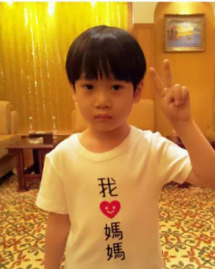 孟庭葦5歲兒子小寶弟近照。