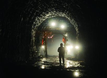 我市開始進(jìn)入地鐵建設(shè)的高潮期 3號(hào)、2號(hào)線都已開工建設(shè) 1號(hào)、4號(hào)、6號(hào)線也將陸續(xù)開工