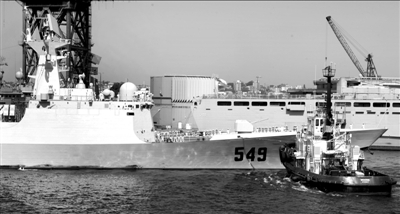 12月22日，中國海軍第十二批護航編隊“常州”號導彈護衛(wèi)艦駛離澳大利亞悉尼花園島海軍基地。當天，中 國海軍第十二批護航編隊結(jié)束對澳大利亞的訪問，啟程回國。新華社發(fā)