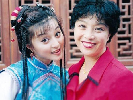 范冰冰曝兒時(shí)遭母親毒打 一次抽斷五六個衣架