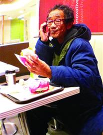 揭秘夜幕下免費寄宿人:不同故事 相同辛酸