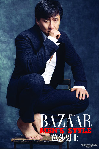 《十二生肖》拍時尚大片慶功 成龍左擁右抱享艷福