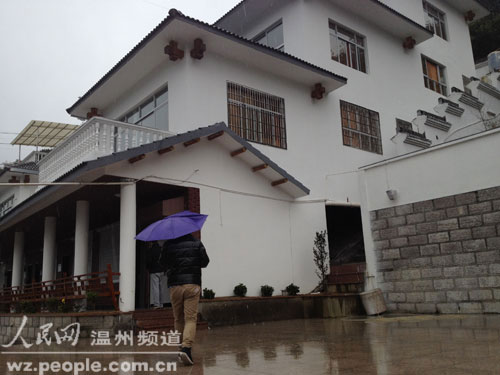 部門(mén)解釋稱，現(xiàn)在的建設(shè)風(fēng)格，為了與楠溪江景區(qū)的格調(diào)統(tǒng)一