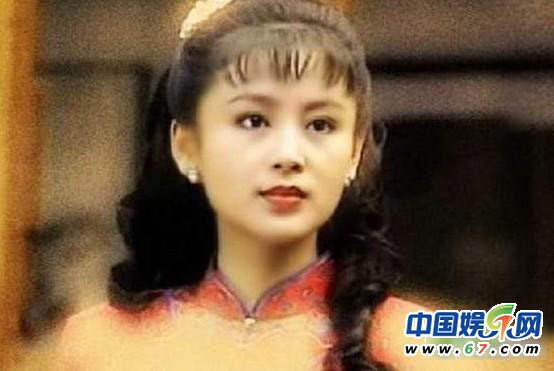 45歲陳紅逆生長：18歲貌似張柏芝 越老越愛低胸裝