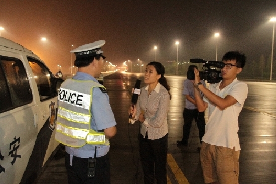   2012年，民生在線共推出民生追訪報(bào)道160多篇，幫助百姓解決難題