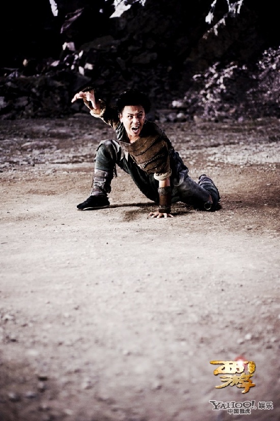 西游爆笑造型曝光 黃渤抱豬羅志祥攜四大媽護腎