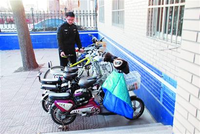 青年借舅舅面包車拉同學(xué)去偷車
